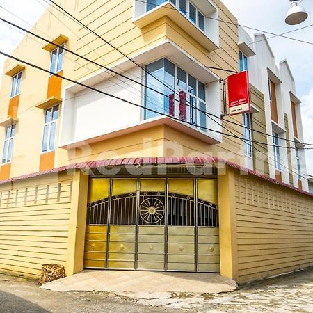 Adam Malik Guesthouse Near Regale Icc Medan Mitra Reddoorz Luaran gambar