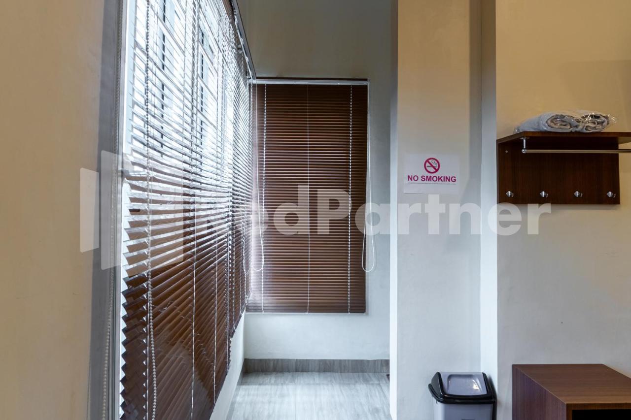Adam Malik Guesthouse Near Regale Icc Medan Mitra Reddoorz Luaran gambar