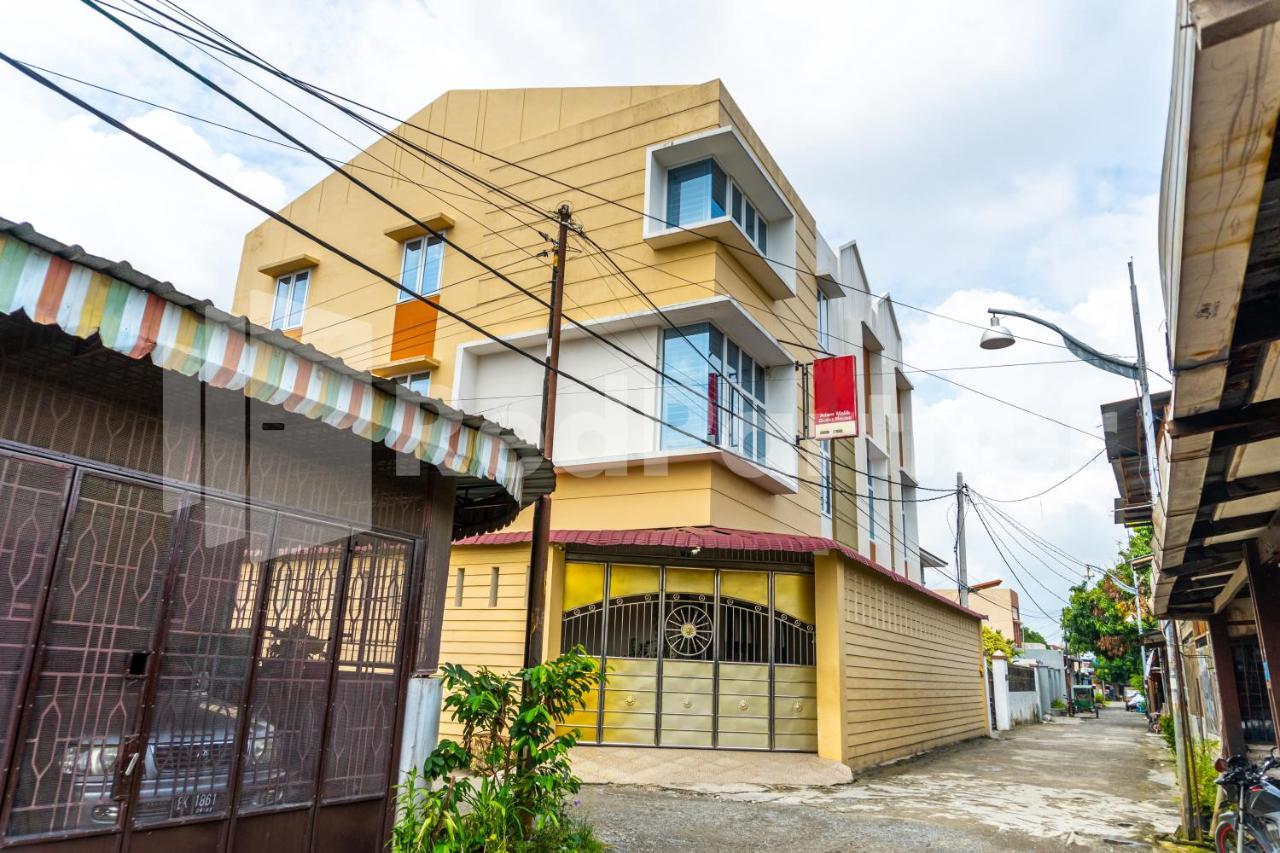 Adam Malik Guesthouse Near Regale Icc Medan Mitra Reddoorz Luaran gambar