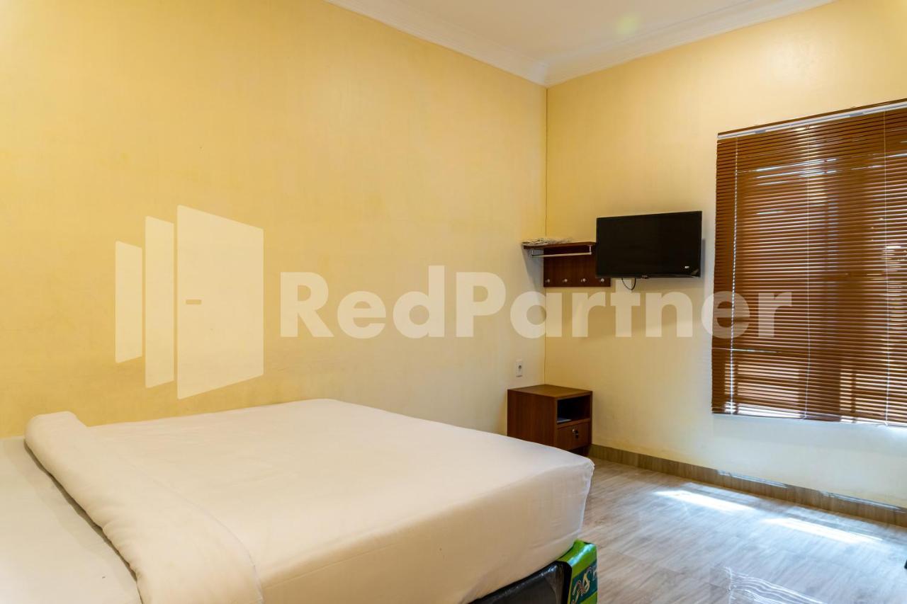 Adam Malik Guesthouse Near Regale Icc Medan Mitra Reddoorz Luaran gambar