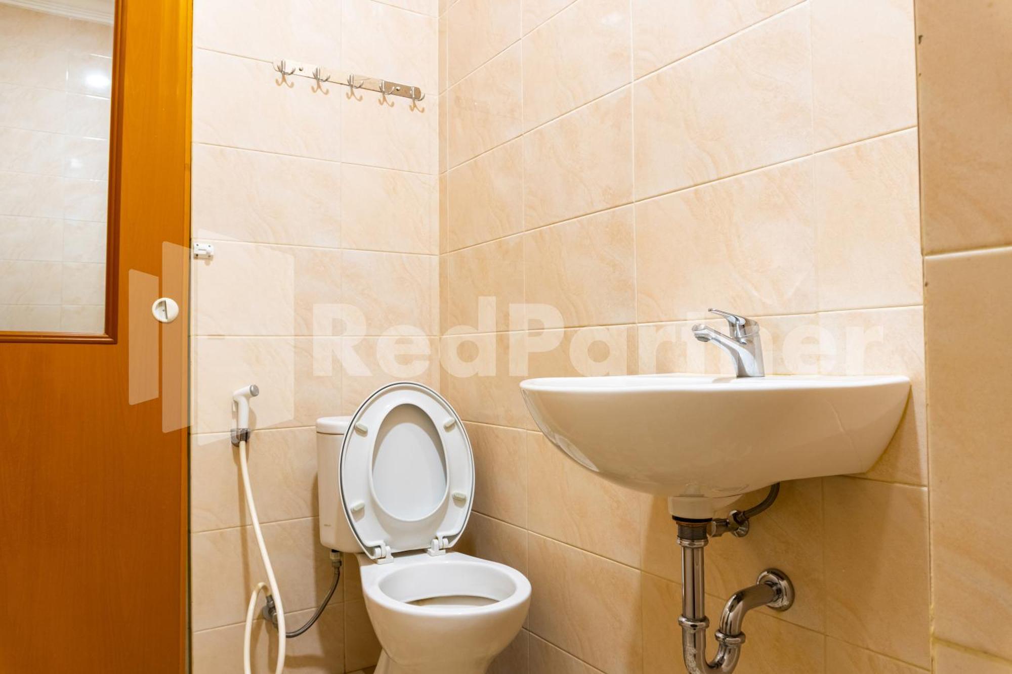 Adam Malik Guesthouse Near Regale Icc Medan Mitra Reddoorz Bilik gambar